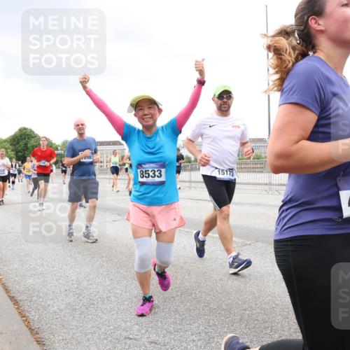 29.06.2025 - hella hamburg halbmarathon Lena Gebhardt http://msf.ph/oto/8299265 29.06.2025 10:56:19 Lombardsbrücke 0987, 8533, 15173, 4836, 1047, 1113, 1738, 1909, 2095, 2143, 2307, 2793, 2915, 3257, 3268, 3438, 3520, 3675, 3676, 3953, 3987, 4083, 4265, 4354, 4473, 4773, 4836, 5237, 5306, 5438, 5580, 5693, 5757, 5994, 6055, 6056, 6113, 6494, 6594, 6690, 6968, 7025, 7028, 7090, 7307, 7516, 7616, 7711, 8005, 8108, 8305, 8517, 8533, 8606, 8766, 9383, 9435, 9606, 9838, 9948, 9953, 10449, 10555, 10569, 10640, 10740, 10784, 10987 meine-sportfotos.de