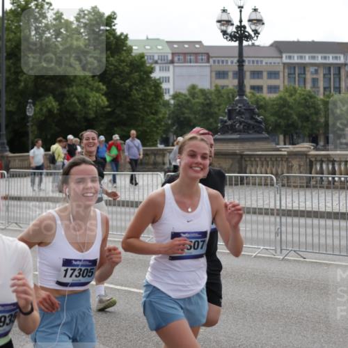 29.06.2025 - hella hamburg halbmarathon Jannik Wohlers http://msf.ph/oto/8299307 29.06.2025 10:37:02 Lombardsbrücke 1022, 1276, 1337, 1819, 2016, 2486, 2640, 3633, 4097, 5146, 5171, 5186, 5560, 5790, 5940, 6821, 6955, 7085, 7124, 7235, 7544, 7777, 7823, 8811, 8843, 9524, 10476, 10762, 10798, 10919, 11183, 11801, 11888, 11980, 12123, 12762, 12935, 13077, 13783, 14130, 14282, 14343, 14657, 15084, 16032, 16303, 16582, 16706, 16831, 16837, 17305, 17307, 17355, 17965, 18710, 18903 meine-sportfotos.de
