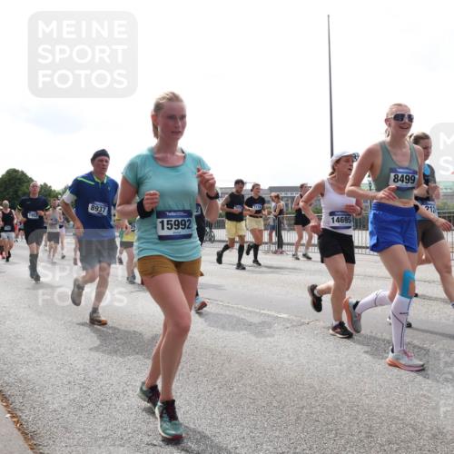 29.06.2025 - hella hamburg halbmarathon Lena Gebhardt http://msf.ph/oto/8299324 29.06.2025 10:36:57 Lombardsbrücke 8937, 1952, 15992, 1118, 14695, 8499, 212, 13165, 1022, 1118, 1253, 1339, 1488, 1490, 1597, 1948, 1952, 1954, 2031, 2072, 2104, 2124, 2272, 2480, 2552, 2588, 3127, 3165, 3428, 3714, 3873, 3895, 4084, 4347, 4618, 4733, 4762, 4996, 5224, 5538, 5640, 5786, 5789, 6156, 6172, 6190, 6359, 6584, 6804, 7202, 7707, 7773, 8007, 8257, 8258, 8315, 8499, 8758, 8936, 8937, 8945, 9054, 9055, 9295, 9500, 9694, 13265, 15077, 17156, 17807, 18152, 18488 meine-sportfotos.de