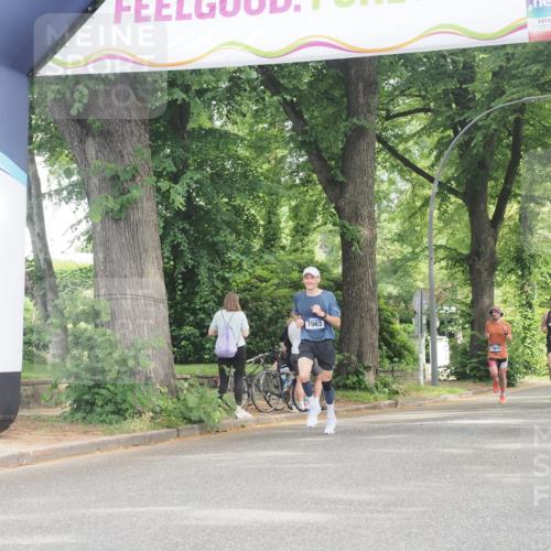 29.06.2025 - hella hamburg halbmarathon KatJ http://msf.ph/oto/8299343 29.06.2025 10:13:55 Zwischen KM18-KM19  meine-sportfotos.de
