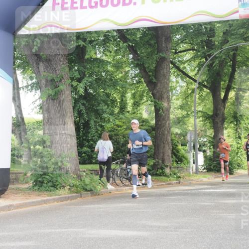 29.06.2025 - hella hamburg halbmarathon KatJ http://msf.ph/oto/8299398 29.06.2025 10:13:55 Zwischen KM18-KM19  meine-sportfotos.de