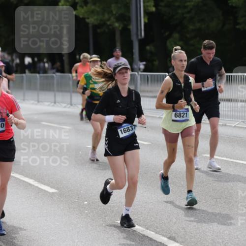 29.06.2025 - hella hamburg halbmarathon Jannik Wohlers http://msf.ph/oto/8299495 29.06.2025 10:37:04 Lombardsbrücke 1276, 1337, 1819, 2016, 2486, 2640, 3633, 4097, 5146, 5171, 5186, 5560, 5790, 5940, 6821, 6955, 7085, 7124, 7235, 7544, 7777, 7823, 8811, 8843, 9524, 10476, 10798, 10919, 11183, 11801, 11888, 11980, 12123, 12472, 12762, 12824, 12935, 13077, 14130, 14282, 14343, 14657, 15084, 16032, 16303, 16582, 16680, 16706, 16831, 16837, 17305, 17307, 17355, 17965, 18710, 18903 meine-sportfotos.de