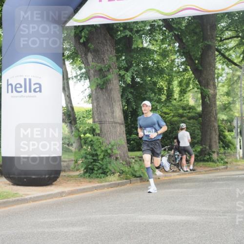 29.06.2025 - hella hamburg halbmarathon KatJ http://msf.ph/oto/8299654 29.06.2025 10:13:56 Zwischen KM18-KM19  meine-sportfotos.de