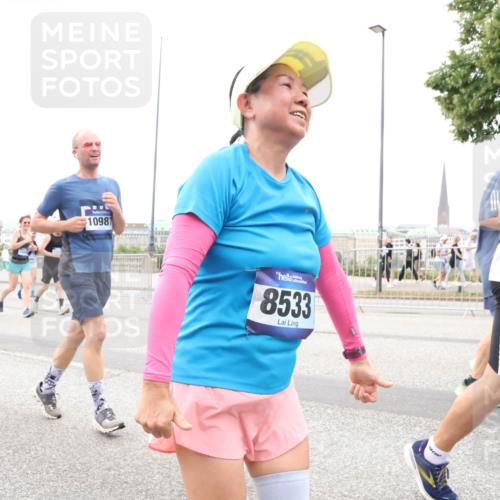 29.06.2025 - hella hamburg halbmarathon Lena Gebhardt http://msf.ph/oto/8299656 29.06.2025 10:56:20 Lombardsbrücke 11862, 10981, 8533, 151, 1047, 1113, 1738, 1909, 2095, 2143, 2307, 2793, 2915, 3257, 3268, 3438, 3520, 3675, 3676, 3953, 3987, 4083, 4265, 4354, 4473, 4773, 4836, 5237, 5306, 5438, 5580, 5693, 5757, 5994, 6055, 6056, 6113, 6494, 6594, 6690, 6968, 7025, 7028, 7090, 7307, 7516, 7616, 7711, 8005, 8108, 8305, 8517, 8533, 8606, 8766, 8939, 8943, 9383, 9435, 9606, 9838, 9948, 9953, 10449, 10555, 10569, 10571, 10640, 10740, 10784, 10987 meine-sportfotos.de