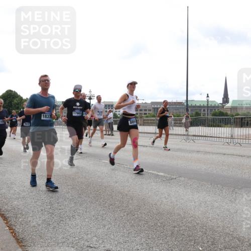 29.06.2025 - hella hamburg halbmarathon Lena Gebhardt http://msf.ph/oto/8299826 29.06.2025 10:21:47 Lombardsbrücke 1837, 12402, 7612, 17903, 375, 889, 5122, 1072, 1158, 1191, 1250, 1294, 1401, 1668, 1958, 1963, 2172, 2271, 2315, 2353, 2529, 2635, 2744, 2815, 3122, 3606, 3768, 3770, 3817, 3825, 3826, 3995, 4046, 4289, 4375, 4376, 4697, 4786, 5122, 5373, 5395, 5412, 5493, 5641, 5759, 5957, 6086, 6103, 6475, 6676, 6805, 6844, 6881, 7075, 7162, 7375, 7522, 7553, 7612, 7672, 7781, 8095, 8286, 8431, 8715, 8860, 8896, 8959, 9002, 9062, 9100, 9369, 9483, 9499, 9532, 9624, 10374, 10874 meine-sportfotos.de