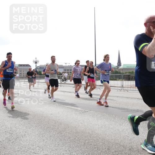 29.06.2025 - hella hamburg halbmarathon Lena Gebhardt http://msf.ph/oto/8299987 29.06.2025 10:37:00 Lombardsbrücke 9500, 1183, 16309, 195, 1022, 1118, 1253, 1339, 1488, 1490, 1597, 1948, 1952, 1954, 2031, 2072, 2104, 2272, 2480, 2552, 2588, 3127, 3165, 3714, 3873, 3895, 4084, 4347, 4618, 4733, 4762, 4996, 5224, 5538, 5640, 5786, 5789, 6156, 6172, 6359, 6584, 6804, 7202, 7707, 7773, 8007, 8257, 8258, 8315, 8499, 8758, 8936, 8937, 9054, 9055, 9295, 9500, 9694, 13265, 15077, 17156, 17807, 18152, 18488 meine-sportfotos.de