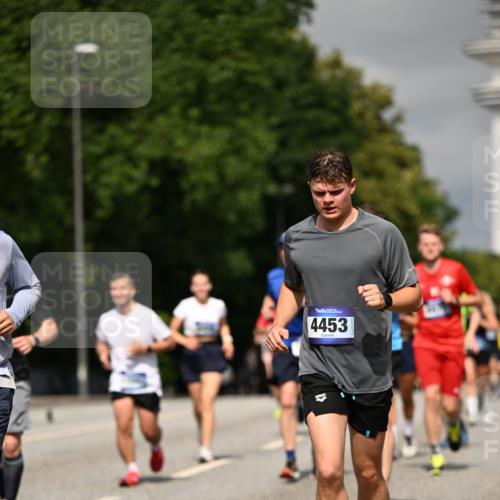 29.06.2025 - hella hamburg halbmarathon Dr. Thomas Lammeyer http://msf.ph/oto/8299997 29.06.2025 10:16:20 Kennedybrücke 1249, 1610, 1785, 1850, 1851, 2963, 2964, 3182, 3248, 3262, 3363, 4453, 4499, 5150, 5166, 5176, 6822, 6871, 7014, 7907, 8206, 8207, 8917, 8971, 9253, 9428, 10067, 10402, 10685, 11025 meine-sportfotos.de