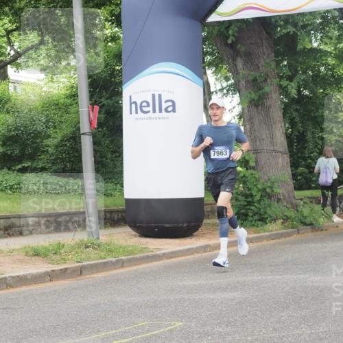 29.06.2025 - hella hamburg halbmarathon KatJ http://msf.ph/oto/8300014 29.06.2025 10:13:57 Zwischen KM18-KM19  meine-sportfotos.de