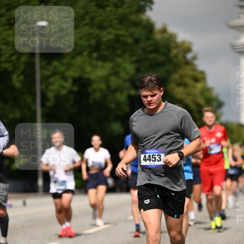 29.06.2025 - hella hamburg halbmarathon Dr. Thomas Lammeyer http://msf.ph/oto/8300018 29.06.2025 10:16:20 Kennedybrücke 1249, 1610, 1785, 1850, 1851, 2963, 2964, 3182, 3248, 3262, 3363, 4453, 4499, 5150, 5166, 5176, 6822, 6871, 7014, 7907, 8206, 8207, 8917, 8971, 9253, 9428, 10067, 10402, 10685, 11025 meine-sportfotos.de