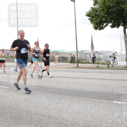 29.06.2025 - hella hamburg halbmarathon Lena Gebhardt http://msf.ph/oto/8300102 29.06.2025 10:56:21 Lombardsbrücke 13965, 11863, 11862, 15696, 1569, 1047, 1113, 1738, 1909, 2095, 2143, 2307, 2793, 2887, 2915, 2991, 3257, 3268, 3438, 3520, 3614, 3675, 3676, 3953, 3987, 4083, 4265, 4354, 4473, 4773, 4836, 5237, 5306, 5438, 5580, 5693, 5757, 5994, 6056, 6494, 6690, 6968, 7025, 7028, 7090, 7307, 7516, 7616, 7711, 8005, 8108, 8305, 8517, 8533, 8606, 8766, 8939, 8943, 9383, 9435, 9606, 9838, 9910, 9948, 9953, 10555, 10569, 10571, 10640, 10740, 10784, 10987 meine-sportfotos.de