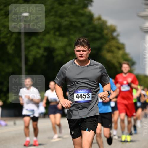 29.06.2025 - hella hamburg halbmarathon Dr. Thomas Lammeyer http://msf.ph/oto/8300139 29.06.2025 10:16:21 Kennedybrücke 1249, 1610, 1785, 1850, 1851, 2963, 2964, 3182, 3248, 3262, 3363, 4453, 4499, 5150, 5166, 5176, 6822, 6871, 7014, 7907, 8206, 8207, 8917, 8971, 9253, 9428, 10067, 10402, 10685, 11025 meine-sportfotos.de