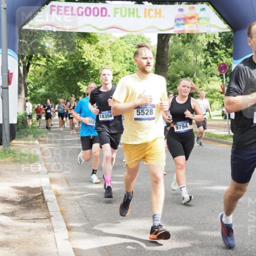29.06.2025 - hella hamburg halbmarathon MichiJ http://msf.ph/oto/8300267 29.06.2025 10:34:38 Zwischen KM18-KM19 4497, 5528, 7335, 9794, 11077, 12171, 12269, 12706, 12724, 12891, 13303, 14062, 14541, 15825, 17008, 17353, 17865, 18356, 19127 meine-sportfotos.de