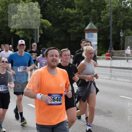 29.06.2025 - hella hamburg halbmarathon Jannik Wohlers http://msf.ph/oto/8300309 29.06.2025 10:37:10 Lombardsbrücke 1337, 2199, 2486, 2640, 2853, 3230, 3633, 5171, 5186, 5790, 5875, 6243, 6821, 6955, 7085, 7124, 7350, 7544, 7777, 8843, 9524, 10476, 10506, 10798, 10919, 11183, 11801, 11888, 12123, 12242, 12254, 12472, 12762, 12824, 12935, 14130, 14282, 14657, 16032, 16303, 16582, 16680, 16706, 16837, 17305, 17307, 17355, 17793, 17798, 17965, 18903 meine-sportfotos.de