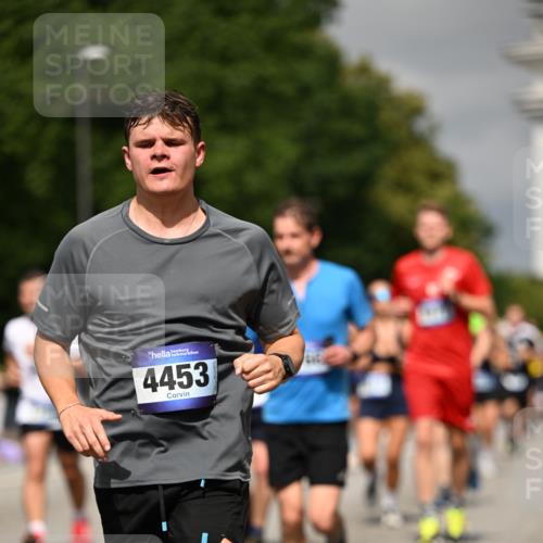 29.06.2025 - hella hamburg halbmarathon Dr. Thomas Lammeyer http://msf.ph/oto/8300328 29.06.2025 10:16:21 Kennedybrücke 1249, 1610, 1785, 1850, 1851, 2963, 2964, 3182, 3248, 3262, 3363, 4453, 4499, 5150, 5166, 5176, 6822, 6871, 7014, 7907, 8206, 8207, 8917, 8971, 9253, 9428, 10067, 10402, 10685, 11025 meine-sportfotos.de