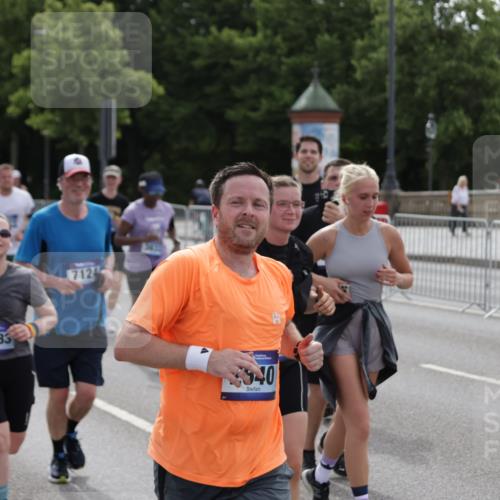 29.06.2025 - hella hamburg halbmarathon Jannik Wohlers http://msf.ph/oto/8300394 29.06.2025 10:37:10 Lombardsbrücke 1337, 2199, 2486, 2640, 2853, 3230, 3633, 5171, 5186, 5790, 5875, 6243, 6821, 6955, 7085, 7124, 7350, 7544, 7777, 8843, 9524, 10476, 10506, 10798, 10919, 11183, 11801, 11888, 12123, 12242, 12254, 12472, 12762, 12824, 12935, 14130, 14282, 14657, 16032, 16303, 16582, 16680, 16706, 16837, 17305, 17307, 17355, 17793, 17798, 17965, 18903 meine-sportfotos.de