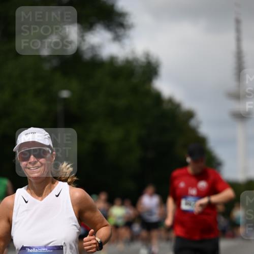 29.06.2025 - hella hamburg halbmarathon Dr. Thomas Lammeyer http://msf.ph/oto/8300431 29.06.2025 10:37:54 Kennedybrücke 1189, 1275, 1896, 2526, 2776, 3264, 3340, 3345, 3812, 3848, 4361, 4433, 4449, 4807, 4824, 4826, 5075, 5141, 5557, 5561, 5584, 5821, 5822, 5887, 6364, 6515, 6516, 6956, 7027, 7308, 7309, 7565, 7633, 7653, 7982, 8157, 8349, 8375, 8377, 8383, 8401, 8620, 9234, 9258, 9438, 9706, 9799, 9875, 9995, 10048, 10800, 11092, 11111, 11229, 11237, 11260 meine-sportfotos.de