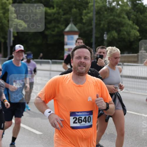 29.06.2025 - hella hamburg halbmarathon Jannik Wohlers http://msf.ph/oto/8300435 29.06.2025 10:37:10 Lombardsbrücke 1337, 2199, 2486, 2640, 2853, 3230, 3633, 5171, 5186, 5790, 5875, 6243, 6821, 6955, 7085, 7124, 7350, 7544, 7777, 8843, 9524, 10476, 10506, 10798, 10919, 11183, 11801, 11888, 12123, 12242, 12254, 12472, 12762, 12824, 12935, 14130, 14282, 14657, 16032, 16303, 16582, 16680, 16706, 16837, 17305, 17307, 17355, 17793, 17798, 17965, 18903 meine-sportfotos.de