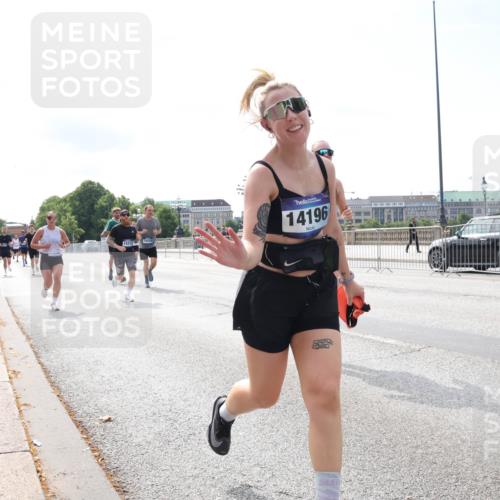 29.06.2025 - hella hamburg halbmarathon Lena Gebhardt http://msf.ph/oto/8300445 29.06.2025 10:12:09 Lombardsbrücke 1062, 1328, 1790, 1850, 1992, 2661, 3363, 3746, 4227, 4499, 5176, 5379, 5605, 6822, 6871, 6966, 7474, 7571, 9191, 9253, 9405, 9428, 9705, 10042, 10409, 10428, 10685, 11507, 11509, 11525, 11537, 11581, 11917, 12473, 13171, 13177, 13542, 13958, 14060, 14196, 14313, 14384, 14863, 14868, 15137, 15945, 16379, 16976, 17638, 17774, 18261, 18395, 18429, 18655 meine-sportfotos.de