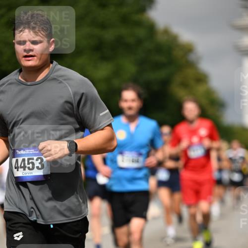 29.06.2025 - hella hamburg halbmarathon Dr. Thomas Lammeyer http://msf.ph/oto/8300470 29.06.2025 10:16:22 Kennedybrücke 1249, 1610, 1785, 1850, 1851, 2963, 2964, 3182, 3248, 3262, 3363, 4453, 5150, 5166, 5176, 6822, 6871, 7014, 7907, 8206, 8207, 8917, 8971, 9253, 9428, 10067, 10402, 10685, 11025 meine-sportfotos.de