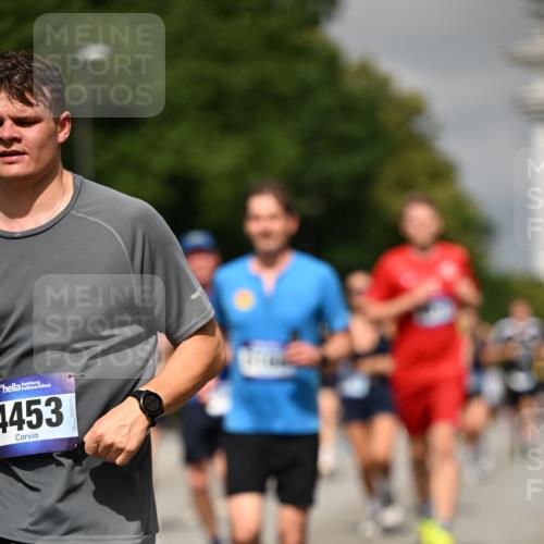 29.06.2025 - hella hamburg halbmarathon Dr. Thomas Lammeyer http://msf.ph/oto/8300506 29.06.2025 10:16:22 Kennedybrücke 1249, 1610, 1785, 1850, 1851, 2963, 2964, 3182, 3248, 3262, 3363, 4453, 5150, 5166, 5176, 6822, 6871, 7014, 7907, 8206, 8207, 8917, 8971, 9253, 9428, 10067, 10402, 10685, 11025 meine-sportfotos.de