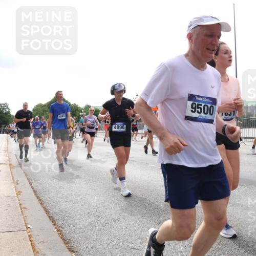 29.06.2025 - hella hamburg halbmarathon Lena Gebhardt http://msf.ph/oto/8300518 29.06.2025 10:37:04 Lombardsbrücke 18918, 12218, 4996, 9500, 1031, 1022, 1118, 1253, 1276, 1339, 1488, 1490, 1597, 1819, 1948, 1952, 1954, 2016, 2031, 2072, 2104, 2272, 2480, 2552, 2588, 3127, 3165, 3714, 3873, 3895, 4084, 4097, 4347, 4618, 4733, 4762, 4996, 5146, 5224, 5538, 5560, 5640, 5786, 5789, 5940, 6156, 6172, 6359, 6584, 6804, 7202, 7235, 7707, 7773, 7823, 8007, 8257, 8258, 8315, 8499, 8758, 8811, 8936, 8937, 9054, 9055, 9295, 9500, 9694, 13265, 15077, 17156, 18152, 18488 meine-sportfotos.de