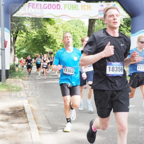 29.06.2025 - hella hamburg halbmarathon MichiJ http://msf.ph/oto/8300553 29.06.2025 10:34:39 Zwischen KM18-KM19 4497, 5528, 5889, 7335, 8142, 9794, 11077, 11858, 12171, 12269, 12706, 12724, 12891, 13303, 14541, 15157, 15825, 17008, 17353, 17461, 17865, 18356, 19127 meine-sportfotos.de