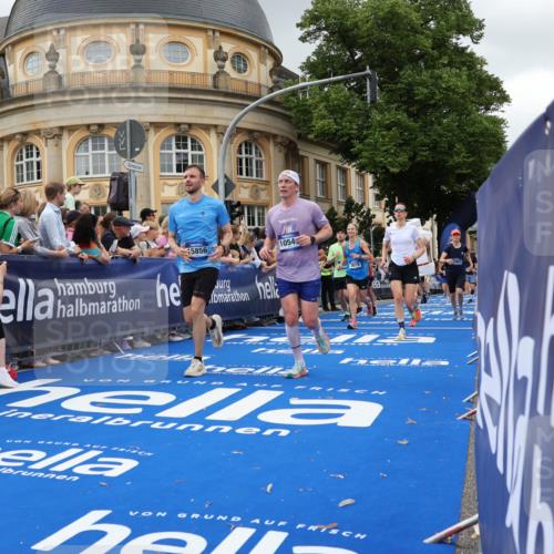 29.06.2025 - hella hamburg halbmarathon Strokosch-Dieckow http://msf.ph/oto/8300577 29.06.2025 10:53:38 Ziel 1030, 1098, 1502, 1783, 2058, 2082, 2518, 2630, 3399, 3819, 5399, 6628, 6762, 6877, 8285, 8335, 10549, 10895, 11588, 11589, 11604, 12632, 13865, 14702, 14818, 15061, 15113, 15441, 15497, 15856, 16092, 17482, 18143, 18450, 18514, 18612, 18666, 18715 meine-sportfotos.de