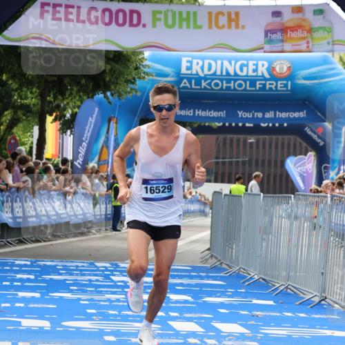 29.06.2025 - hella hamburg halbmarathon Strokosch-Dieckow http://msf.ph/oto/8300593 29.06.2025 10:16:58 Ziel 4116, 16529 meine-sportfotos.de