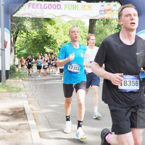 29.06.2025 - hella hamburg halbmarathon MichiJ http://msf.ph/oto/8300598 29.06.2025 10:34:39 Zwischen KM18-KM19 4497, 5528, 5889, 7335, 8142, 9794, 11077, 11858, 12171, 12269, 12706, 12724, 12891, 13303, 14541, 15157, 15825, 17008, 17353, 17461, 17865, 18356, 19127 meine-sportfotos.de