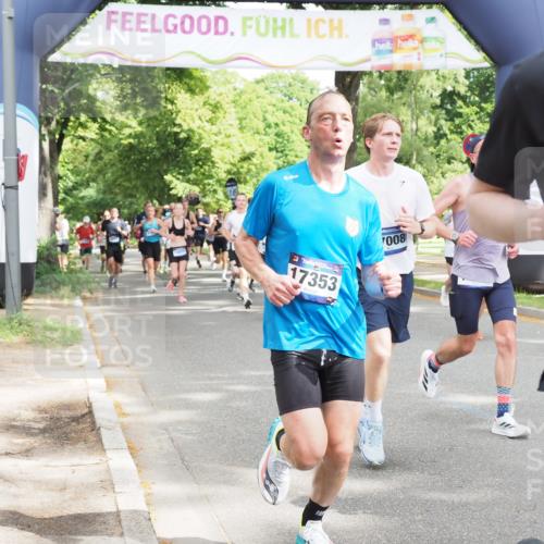 29.06.2025 - hella hamburg halbmarathon MichiJ http://msf.ph/oto/8300642 29.06.2025 10:34:39 Zwischen KM18-KM19 4497, 5528, 5889, 7335, 8142, 9794, 11077, 11858, 12171, 12269, 12706, 12724, 12891, 13303, 14541, 15157, 15825, 17008, 17353, 17461, 17865, 18356, 19127 meine-sportfotos.de