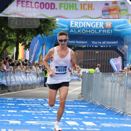 29.06.2025 - hella hamburg halbmarathon Strokosch-Dieckow http://msf.ph/oto/8300651 29.06.2025 10:16:58 Ziel 4116, 16529 meine-sportfotos.de