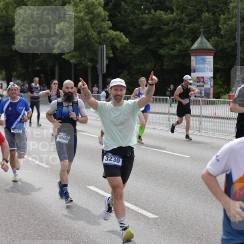 29.06.2025 - hella hamburg halbmarathon Jannik Wohlers http://msf.ph/oto/8300678 29.06.2025 10:37:14 Lombardsbrücke 1475, 2199, 2640, 2853, 3230, 3633, 5171, 5186, 5522, 5875, 6243, 6821, 6955, 7124, 7321, 7350, 7777, 9247, 9288, 9895, 10159, 10476, 10506, 10919, 11183, 11801, 11882, 11888, 12123, 12242, 12254, 12472, 12824, 14130, 14657, 16032, 16582, 16680, 16706, 16837, 17355, 17793, 17798, 18317, 18319, 18903 meine-sportfotos.de