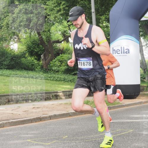 29.06.2025 - hella hamburg halbmarathon KatJ http://msf.ph/oto/8300695 29.06.2025 10:14:01 Zwischen KM18-KM19 7963 meine-sportfotos.de