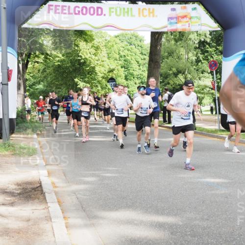 29.06.2025 - hella hamburg halbmarathon MichiJ http://msf.ph/oto/8300704 29.06.2025 10:34:40 Zwischen KM18-KM19 4497, 5528, 5889, 6691, 7335, 8142, 8981, 9794, 11077, 11858, 12171, 12269, 12706, 12891, 13303, 13698, 14045, 14541, 15157, 15451, 15825, 17008, 17353, 17461, 17865, 18356 meine-sportfotos.de