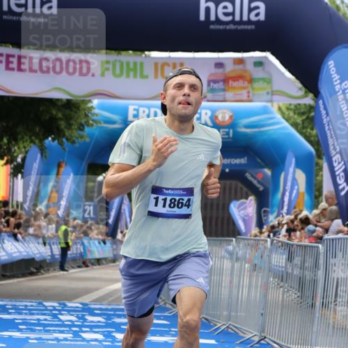 29.06.2025 - hella hamburg halbmarathon Strokosch-Dieckow http://msf.ph/oto/8300753 29.06.2025 10:16:36 Ziel 3944, 11864 meine-sportfotos.de