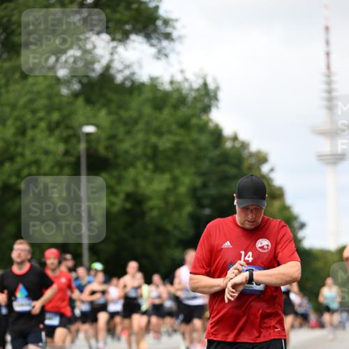 29.06.2025 - hella hamburg halbmarathon Dr. Thomas Lammeyer http://msf.ph/oto/8300775 29.06.2025 10:37:55 Kennedybrücke 1189, 1275, 1896, 2526, 2776, 3264, 3340, 3345, 3812, 3848, 4361, 4433, 4449, 4807, 4824, 4826, 5075, 5141, 5557, 5561, 5584, 5821, 5822, 5887, 6364, 6515, 6516, 6956, 7027, 7308, 7309, 7565, 7633, 7653, 7982, 8157, 8349, 8375, 8377, 8383, 8401, 8620, 9234, 9258, 9438, 9706, 9799, 9875, 9995, 10048, 10800, 11092, 11111, 11229, 11237, 11260 meine-sportfotos.de