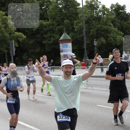 29.06.2025 - hella hamburg halbmarathon Jannik Wohlers http://msf.ph/oto/8300776 29.06.2025 10:37:15 Lombardsbrücke 1475, 2199, 2640, 2853, 3230, 3633, 5171, 5186, 5522, 5875, 6243, 6821, 6955, 7124, 7321, 7350, 7777, 9247, 9288, 9895, 10159, 10476, 10506, 10919, 11183, 11801, 11882, 11888, 12123, 12242, 12254, 12472, 12824, 13650, 14130, 14657, 16032, 16582, 16680, 16706, 16837, 17355, 17793, 17798, 18317, 18319, 18903 meine-sportfotos.de