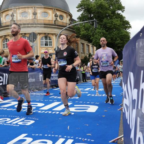29.06.2025 - hella hamburg halbmarathon Strokosch-Dieckow http://msf.ph/oto/8300804 29.06.2025 10:53:42 Ziel 1422, 1502, 2058, 2082, 2518, 2630, 3819, 5399, 5607, 6260, 6762, 6877, 7177, 8285, 8335, 9922, 10529, 10549, 10895, 11588, 11589, 11604, 12632, 13865, 14702, 14818, 15061, 15441, 15502, 15856, 16092, 17482, 17740, 18143, 18249, 18487, 18514, 18666, 18715, 18759 meine-sportfotos.de