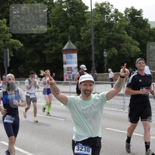 29.06.2025 - hella hamburg halbmarathon Jannik Wohlers http://msf.ph/oto/8300836 29.06.2025 10:37:15 Lombardsbrücke 1475, 2199, 2640, 2853, 3230, 3633, 5171, 5186, 5522, 5875, 6243, 6821, 6955, 7124, 7321, 7350, 7777, 9247, 9288, 9895, 10159, 10476, 10506, 10919, 11183, 11801, 11882, 11888, 12123, 12242, 12254, 12472, 12824, 13650, 14130, 14657, 16032, 16582, 16680, 16706, 16837, 17355, 17793, 17798, 18317, 18319, 18903 meine-sportfotos.de
