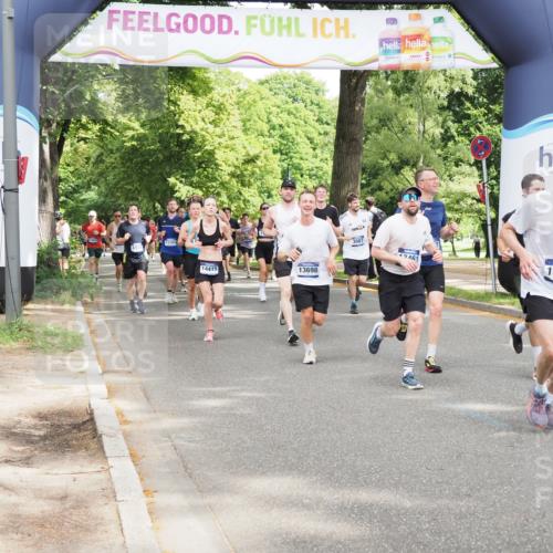 29.06.2025 - hella hamburg halbmarathon MichiJ http://msf.ph/oto/8300868 29.06.2025 10:34:41 Zwischen KM18-KM19 3087, 4497, 5528, 5889, 6691, 7335, 8142, 8981, 9794, 11077, 11858, 12171, 12269, 12891, 13303, 13698, 14045, 14541, 15157, 15451, 15825, 17008, 17353, 17461, 17865, 18356 meine-sportfotos.de