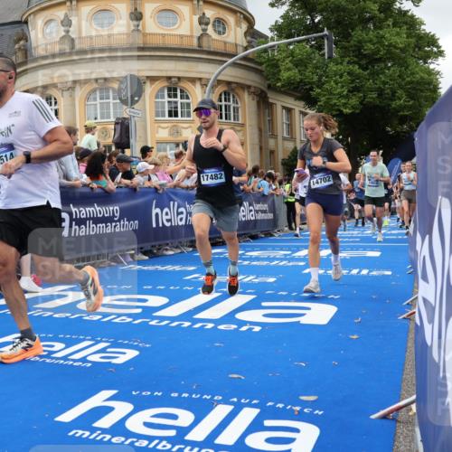 29.06.2025 - hella hamburg halbmarathon Strokosch-Dieckow http://msf.ph/oto/8300873 29.06.2025 10:53:45 Ziel 1422, 1706, 1870, 2058, 2082, 2518, 5399, 5607, 6260, 6877, 7177, 8285, 8335, 9922, 10529, 10891, 10895, 11588, 11589, 11604, 12413, 13865, 14026, 14702, 14818, 15061, 15441, 15502, 16092, 16538, 17482, 17740, 18143, 18249, 18418, 18487, 18514, 18759, 18915, 19177 meine-sportfotos.de