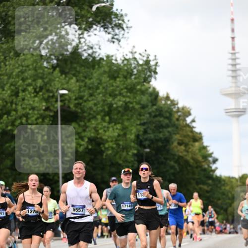 29.06.2025 - hella hamburg halbmarathon Dr. Thomas Lammeyer http://msf.ph/oto/8300954 29.06.2025 10:37:59 Kennedybrücke 1189, 1275, 1896, 2038, 2526, 2776, 3264, 3340, 3345, 3848, 4361, 4433, 4449, 4807, 4824, 4826, 5075, 5141, 5557, 5561, 5566, 5584, 5821, 5822, 5887, 6364, 6515, 6516, 6956, 7027, 7565, 7633, 7653, 7982, 8157, 8277, 8349, 8375, 8377, 8383, 8401, 8620, 9234, 9258, 9438, 9706, 9799, 9875, 9995, 10048, 10561, 10800, 11092, 11111, 11229, 11237, 11260 meine-sportfotos.de