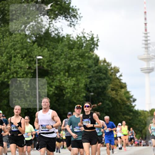 29.06.2025 - hella hamburg halbmarathon Dr. Thomas Lammeyer http://msf.ph/oto/8300970 29.06.2025 10:37:59 Kennedybrücke 1189, 1275, 1896, 2038, 2526, 2776, 3264, 3340, 3345, 3848, 4361, 4433, 4449, 4807, 4824, 4826, 5075, 5141, 5557, 5561, 5566, 5584, 5821, 5822, 5887, 6364, 6515, 6516, 6956, 7027, 7565, 7633, 7653, 7982, 8157, 8277, 8349, 8375, 8377, 8383, 8401, 8620, 9234, 9258, 9438, 9706, 9799, 9875, 9995, 10048, 10561, 10800, 11092, 11111, 11229, 11237, 11260 meine-sportfotos.de