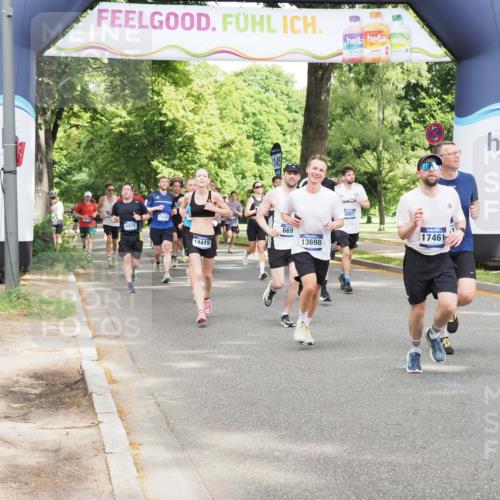 29.06.2025 - hella hamburg halbmarathon MichiJ http://msf.ph/oto/8301031 29.06.2025 10:34:42 Zwischen KM18-KM19 1604, 3087, 4497, 5528, 5889, 6691, 7335, 8142, 8981, 9794, 11077, 11185, 11858, 12171, 12269, 12891, 13698, 14045, 15157, 15451, 15825, 17008, 17353, 17461, 17865, 18356 meine-sportfotos.de