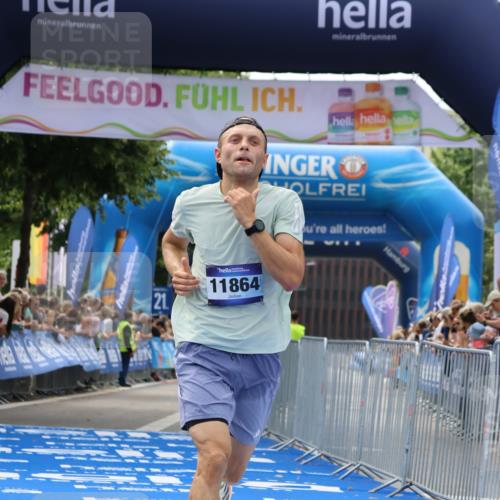 29.06.2025 - hella hamburg halbmarathon Strokosch-Dieckow http://msf.ph/oto/8301050 29.06.2025 10:16:36 Ziel 3944, 11864 meine-sportfotos.de
