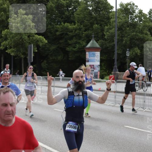 29.06.2025 - hella hamburg halbmarathon Jannik Wohlers http://msf.ph/oto/8301069 29.06.2025 10:37:16 Lombardsbrücke 1475, 2199, 2640, 2853, 3230, 3633, 5186, 5522, 5875, 6243, 6821, 6955, 7124, 7321, 7350, 9247, 9288, 9895, 10159, 10476, 10506, 10919, 11183, 11801, 11882, 11888, 12123, 12242, 12254, 12472, 12824, 13650, 14130, 14657, 16032, 16582, 16680, 16706, 16837, 17355, 17793, 17798, 18317, 18319, 18903 meine-sportfotos.de