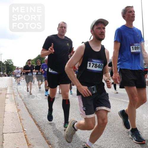 29.06.2025 - hella hamburg halbmarathon Lena Gebhardt http://msf.ph/oto/8301094 29.06.2025 10:37:07 Lombardsbrücke 1339, 5224, 17840, 1891, 15353, 5786, 1180, 1022, 1118, 1253, 1276, 1337, 1339, 1488, 1490, 1597, 1819, 1948, 1952, 1954, 2016, 2031, 2072, 2104, 2272, 2480, 2486, 2552, 2588, 3127, 3165, 3714, 3873, 3895, 4084, 4097, 4347, 4618, 4733, 4762, 4996, 5146, 5224, 5538, 5560, 5640, 5786, 5789, 5940, 6156, 6172, 6359, 6584, 6804, 7085, 7202, 7235, 7707, 7773, 7823, 8007, 8257, 8258, 8315, 8499, 8758, 8811, 8843, 8936, 8937, 9054, 9055, 9295, 9500, 9694, 13265, 15077 meine-sportfotos.de