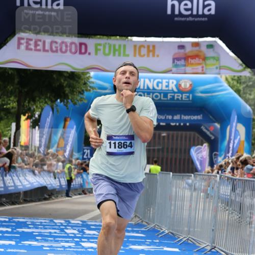 29.06.2025 - hella hamburg halbmarathon Strokosch-Dieckow http://msf.ph/oto/8301109 29.06.2025 10:16:36 Ziel 3944, 11864 meine-sportfotos.de
