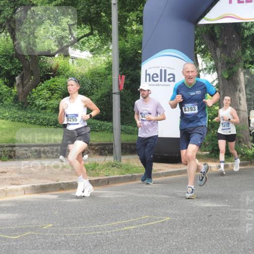 29.06.2025 - hella hamburg halbmarathon KatJ http://msf.ph/oto/8301183 29.06.2025 10:43:19 Zwischen KM18-KM19 3042, 4868, 6591, 6720, 8255, 8393 meine-sportfotos.de