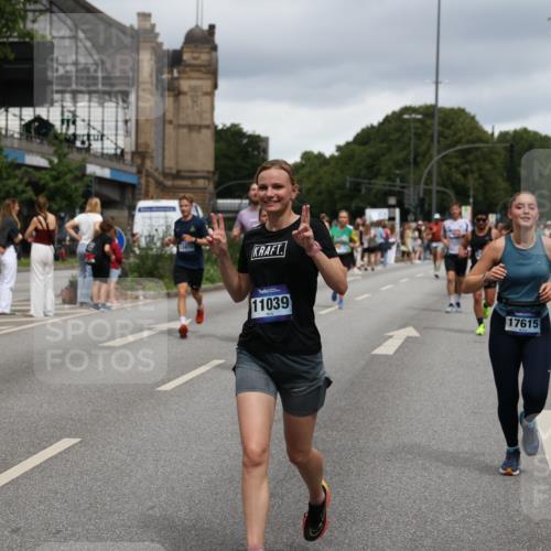 29.06.2025 - hella hamburg halbmarathon Yannick Fuchs http://msf.ph/oto/8301185 29.06.2025 10:49:52 20KM 1130, 1180, 1193, 2982, 3042, 3048, 3058, 3668, 4951, 5287, 5465, 5672, 6569, 6591, 6924, 7742, 8255, 8311, 8330, 8639, 8863, 9361, 9562, 11039, 11143, 11309, 11554, 11638, 12196, 12515, 13474, 14363, 14461, 15184, 15818, 15884, 16375, 16401, 16434, 16625, 16786, 17468, 17615, 17640, 17642, 18064, 18125, 18212, 18325, 18340, 18495, 18634, 18741, 18746, 18835, 19120, 19152 meine-sportfotos.de